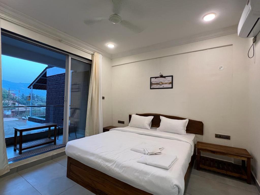 Coastal Bay Beach Resort Harnai Εξωτερικό φωτογραφία